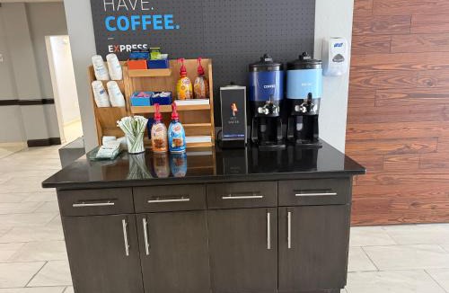 Bonham Hotel | Holiday Inn Express & Suites Bonham by IHG