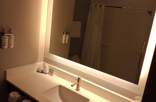 Bonham Hotel | Holiday Inn Express & Suites Bonham by IHG