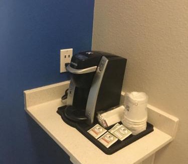 Brenham Hotel | Holiday Inn Express & Suites Brenham South by IHG