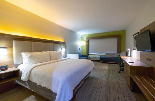 Lake Highlands Hotel | Holiday Inn Express & Suites Dallas NE Arboretum