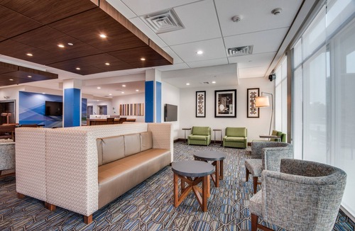 Dallas Hotel | Holiday Inn Express & Suites Dallas North - Addison by IHG