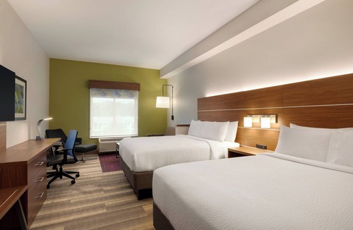 Dalton Hotel | Holiday Inn Express & Suites Dalton - Walnut Ave by IHG