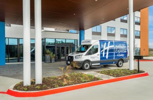 Euless Hotel | Holiday Inn Express & Suites DFW Airport Southwest - Euless by IHG