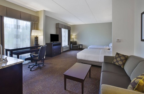 Geneva Hotel | Holiday Inn Express & Suites Geneva Finger Lakes by IHG
