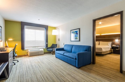 Hearne Hotel | Holiday Inn Express & Suites Hearne by IHG