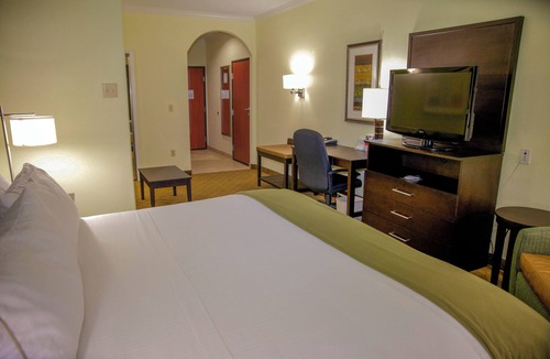 Houston Hotel | Holiday Inn Express & Suites Houston North Intercontinental by IHG