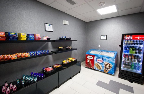 Lakeway Hotel | Holiday Inn Express & Suites Austin NW – Lakeway by IHG