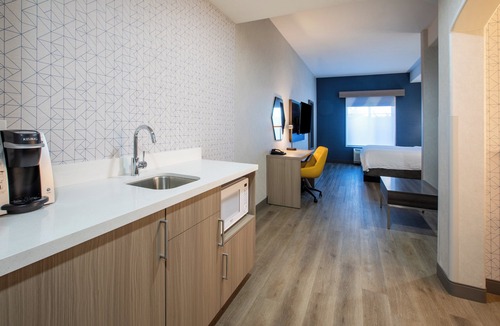 Lathrop Hotel | Holiday Inn Express & Suites Lathrop by IHG