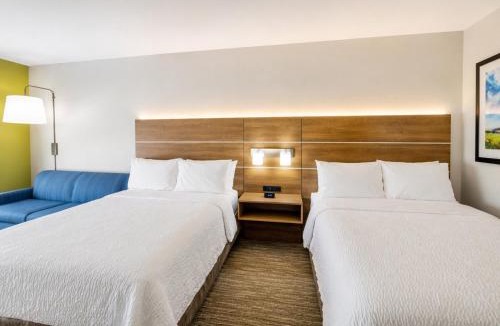Lindale Hotel | Holiday Inn Express & Suites Lindale - Tyler by IHG