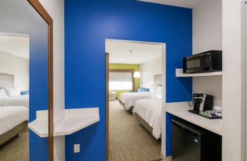 Lindale Hotel | Holiday Inn Express & Suites Lindale - Tyler by IHG