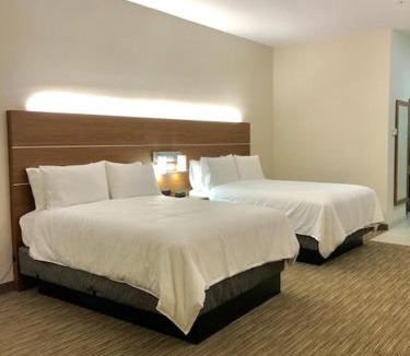 Longview Hotel | Holiday Inn Express & Suites Longview South I-20 by IHG