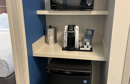 Mobile Hotel | Holiday Inn Express & Suites Mobile - University Area by IHG