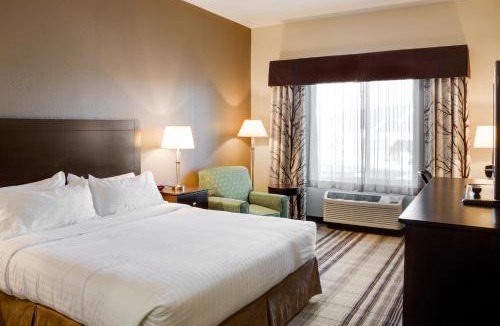 Nevada Hotel | Holiday Inn Express & Suites Nevada by IHG