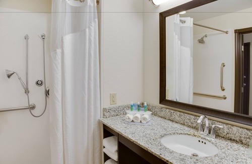 Nevada Hotel | Holiday Inn Express & Suites Nevada by IHG