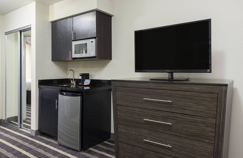 Norman Hotel | Holiday Inn Express & Suites Norman by IHG