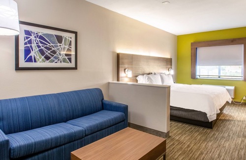 Olathe Hotel | Holiday Inn Express & Suites Olathe South by IHG