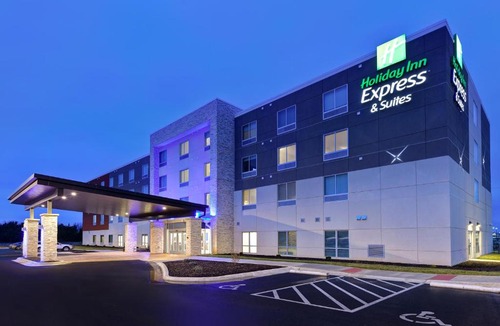 Ottawa Hotel | Holiday Inn Express & Suites - Ottawa by IHG