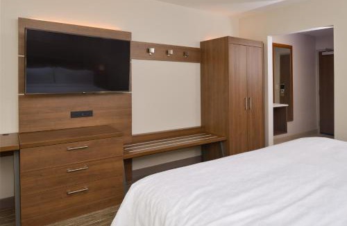 Ottumwa Hotel | Holiday Inn Express & Suites - Ottumwa by IHG