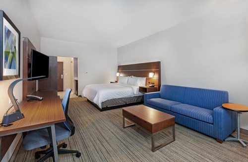 Owasso Hotel | Holiday Inn Express & Suites Tulsa Northeast - Owasso by IHG