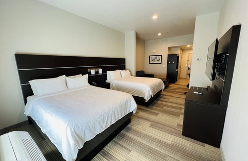 Salinas Hotel | Holiday Inn Express & Suites Salinas by IHG