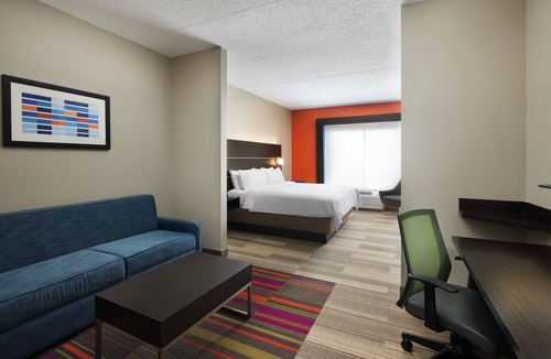 Seymour Hotel | Holiday Inn Express & Suites Seymour by IHG