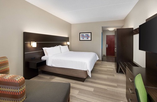 Seymour Hotel | Holiday Inn Express & Suites Seymour by IHG