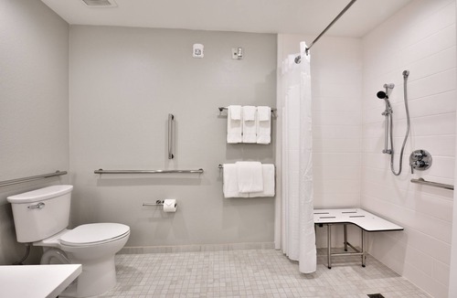 Spring Hotel | Holiday Inn Express & Suites Spring - Woodlands Area by IHG