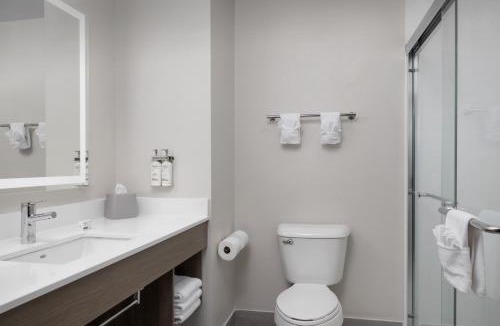 Superior Hotel | Holiday Inn Express & Suites Superior by IHG
