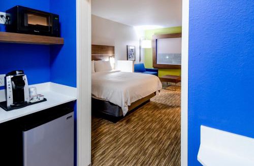 Taylor Hotel | Holiday Inn Express & Suites Taylor by IHG