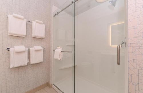 Trinity Hotel | Holiday Inn Express & Suites Trinity by IHG