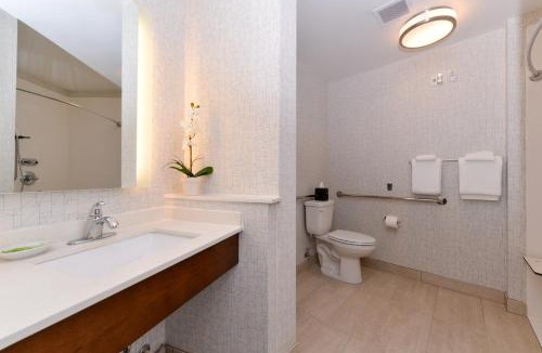 Trinity Hotel | Holiday Inn Express & Suites Trinity by IHG