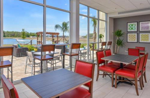 Trinity Hotel | Holiday Inn Express & Suites Trinity by IHG