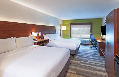 South Tulsa Hotel | Holiday Inn Express & Suites Tulsa South - Woodland Hills by IHG