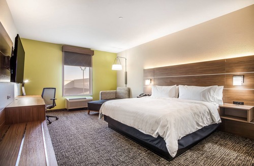 Tulsa Hotel | Holiday Inn Express & Suites Tulsa East - Catoosa by IHG