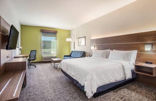 Tulsa Hotel | Holiday Inn Express & Suites Tulsa East - Catoosa by IHG