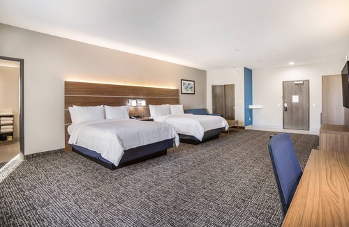 Tulsa Hotel | Holiday Inn Express & Suites Tulsa East - Catoosa by IHG