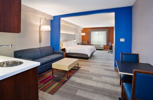 Webster Hotel | Holiday Inn Express & Suites Rochester Webster by IHG