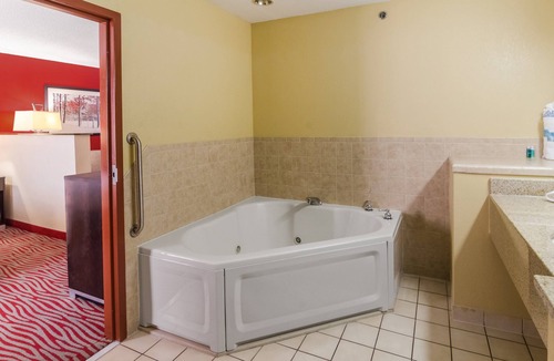 Vinita Hotel | Holiday Inn Express & Suites Vinita by IHG
