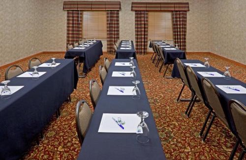 Lindbergh Lawns Hotel | Holiday Inn Express Syracuse-Fairgrounds by IHG