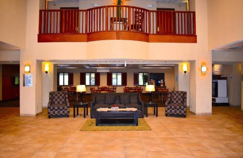 Lindbergh Lawns Hotel | Holiday Inn Express Syracuse-Fairgrounds by IHG