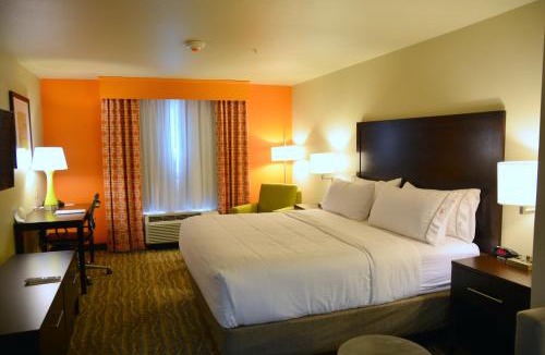 Tomball Hotel | Holiday Inn Express Tomball by IHG