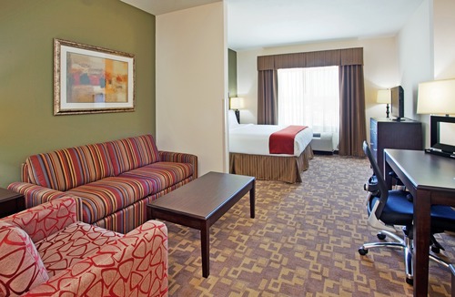 Topeka Hotel | Holiday Inn Express Topeka North, an Ihg Hotel