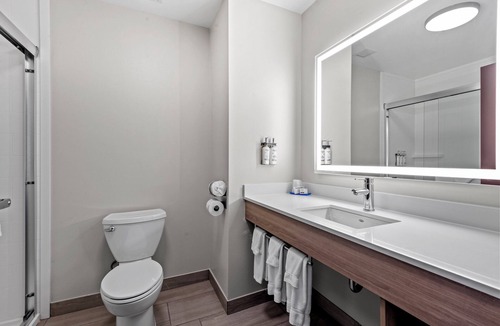 South Tulsa Hotel | Holiday Inn Express Tulsa South Bixby by IHG