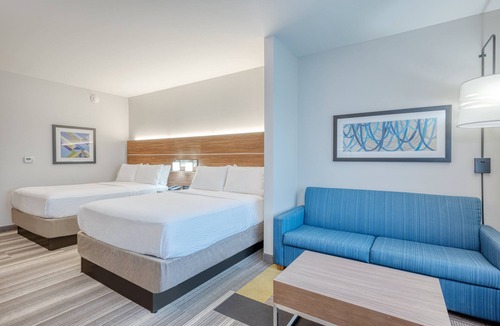 Chesterfield Hotel | Holiday Inn Express & Suites St. Louis - Chesterfield by IHG