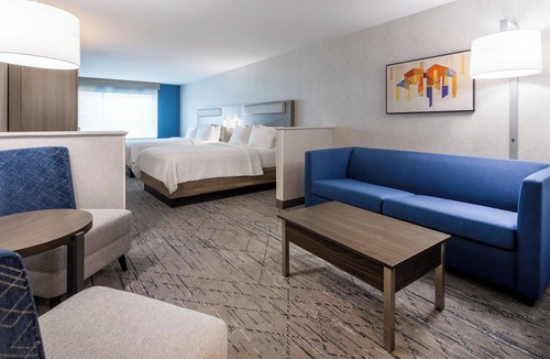 East Syracuse Hotel | Holiday Inn Express & Suites Dewitt (Syracuse) by IHG