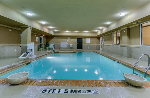 Huntsville Hotel | Holiday Inn Express Hotel & Suites Huntsville, an IHG Hotel