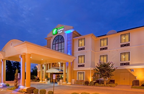 Mount Pleasant Hotel | Holiday Inn Express Hotel & Suites Mount Pleasant, an IHG Hotel