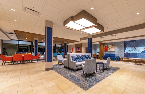 Murfreesboro Hotel | Holiday Inn Express & Suites Murfreesboro West by IHG