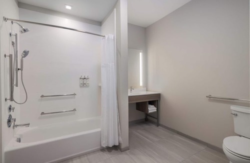 Nacogdoches Hotel | Holiday Inn Express And Suites Nacogdoches Southwest by IHG