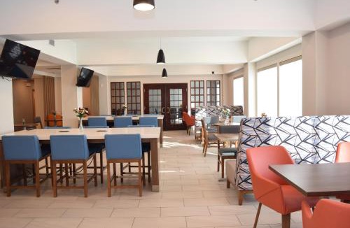 North Syracuse Hotel | Holiday Inn Express Syracuse Airport by IHG